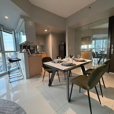 High View Suite In Bgc With Swimming Pool