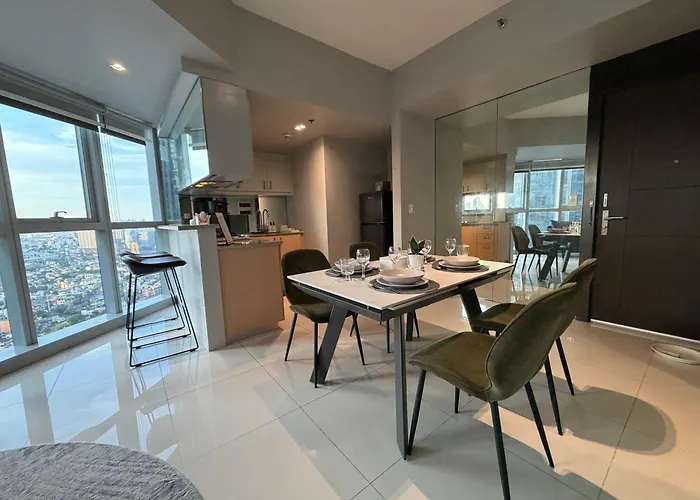 High View In Bgc With Swimming Pool Aparthotel