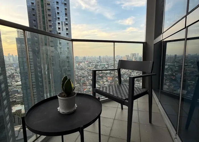 High View In Bgc With Swimming Pool Aparthotel Manila